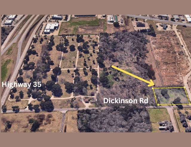 1300 Dickinson Rd, Alvin, TX 77511