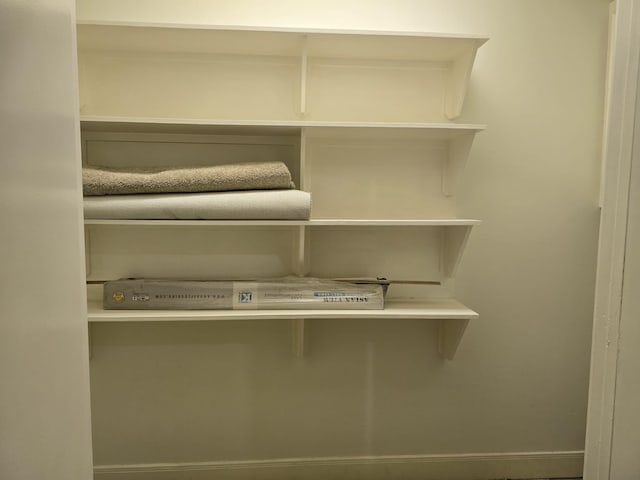 12203 Ashley Circle Dr E, Houston, TX 77071 - view of closet
