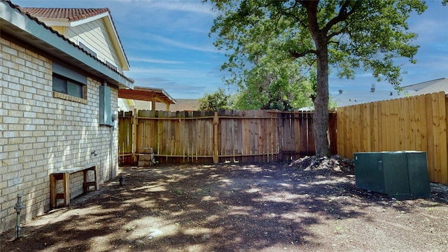7126 Rio Blanco Dr, Houston, TX 77083 - view of yard with fence