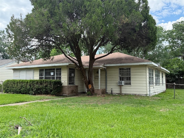 5500 Evergreen St, Houston, TX 77081 - view of front of house featuring brick siding