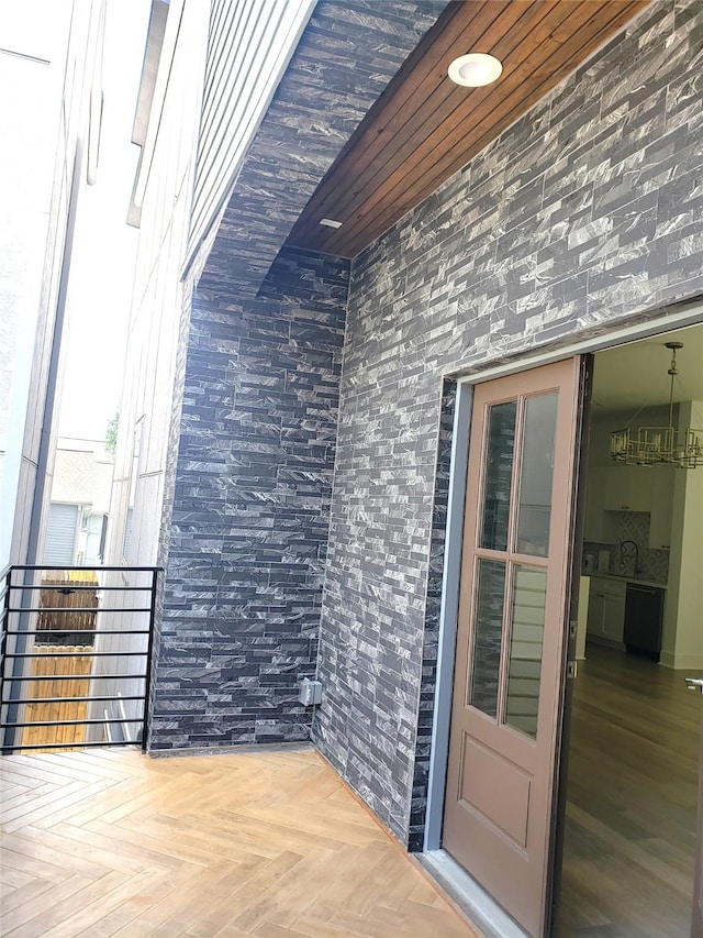 1217 Edwards St, Houston, TX 77007 - property entrance featuring a sink
