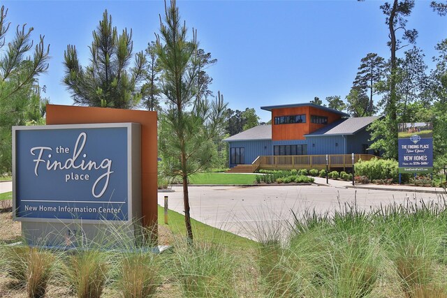 1132 Beals Creek St, Conroe, TX 77304 - community sign with driveway