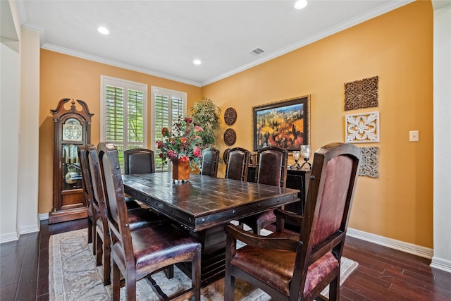 dining room with recessed lighting, dark wood-style floors, visible vents, ornamental molding, and baseboards