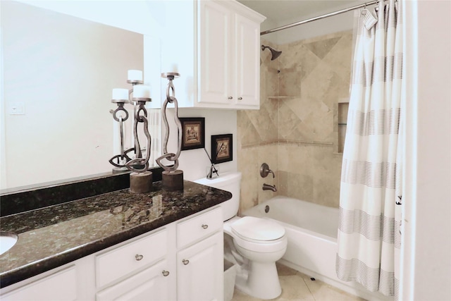 bathroom featuring shower / bath combo with shower curtain, vanity, and toilet