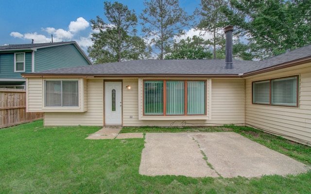 17434 Jolly Boat Dr, Crosby, TX 77532 - view of front facade with a patio area