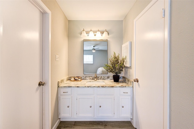 17434 Jolly Boat Dr, Crosby, TX 77532 - ensuite bathroom featuring vanity and ceiling fan