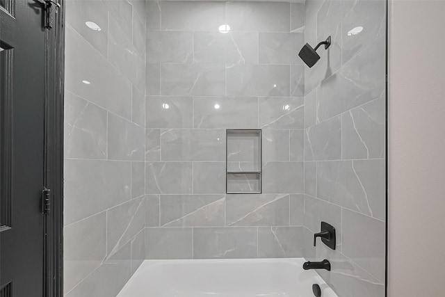 2006 Deer Vly, Missouri City, TX 77459 - bathroom featuring bathtub / shower combination