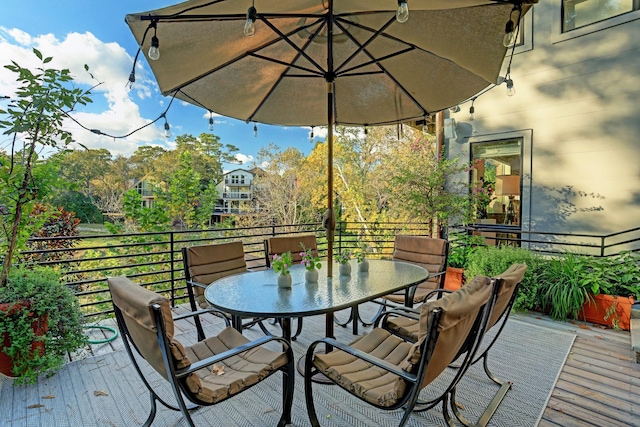 2003 Arrowwood Cir N, Houston, TX 77063 - deck featuring outdoor dining space