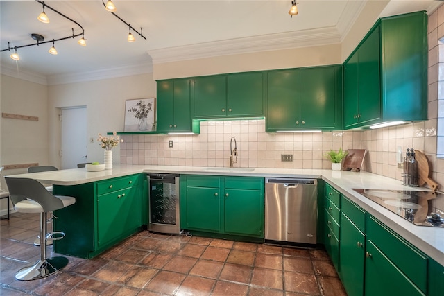 kitchen with black electric cooktop, dishwasher, a sink, decorative backsplash, and a peninsula