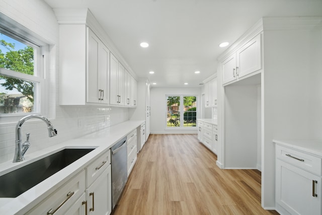 9711 Derrik Dr, Houston, TX 77080 - kitchen featuring dishwasher, decorative backsplash, a sink, and recessed lighting