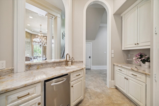 bar with crown molding, an inviting chandelier, baseboards, a sink, and dishwasher
