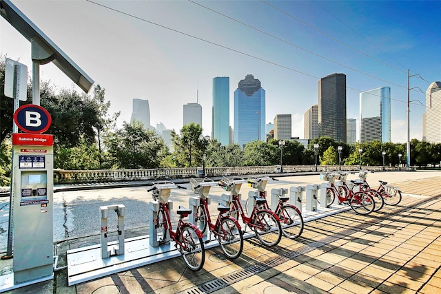 5021 Augusta St, Houston, TX 77007 - exterior space with a city view