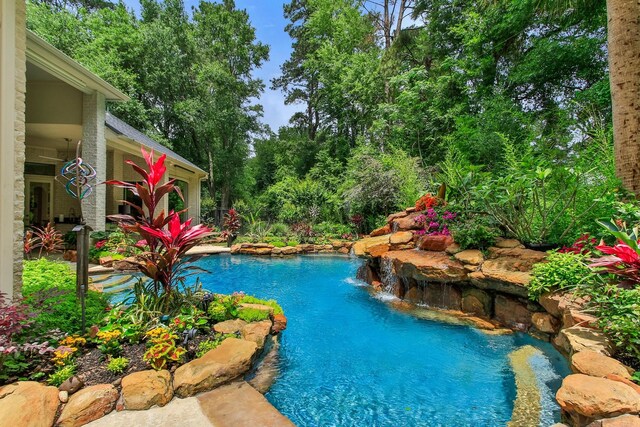 17511 Seidel Rd, Tomball, TX 77377 - pool featuring a garden pond