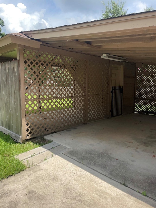 9948 Twin Shores Dr, Willis, TX 77318 - exterior space