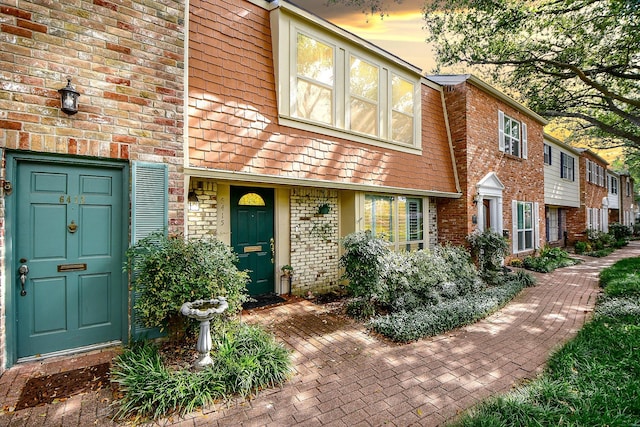 6415 Olympia Dr Unit 143, Houston, TX 77057 - view of front of home featuring brick siding