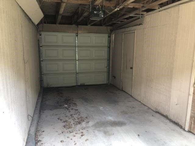 811 Buchta Rd Unit C, Angleton, TX 77515 - view of garage