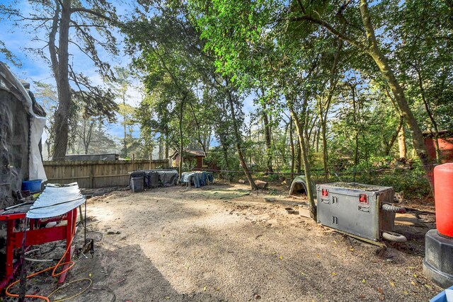 16777 Stinson Ln, Montgomery, TX 77316 - view of yard with fence