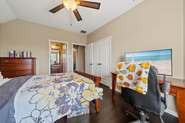 514 Whitney Oaks Ln, Stafford, TX 77477 - bedroom featuring lofted ceiling, wood finished floors, visible vents, a closet, and ceiling fan