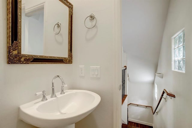 bathroom featuring a sink