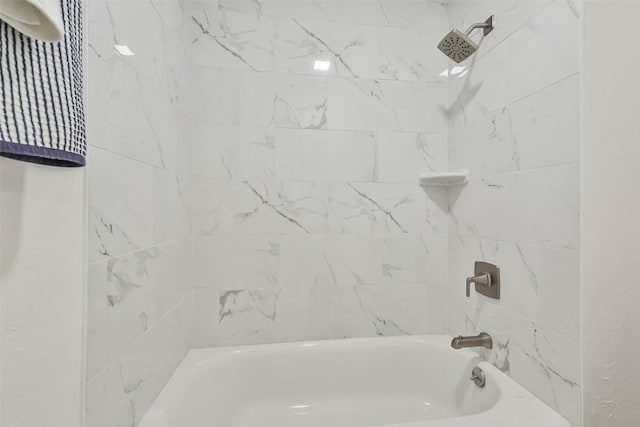 105 E Wavy Oak Cir, The Woodlands, TX 77381 - bathroom with shower / bathtub combination