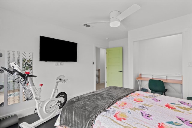 604 Calico Jack Cv, Galveston, TX 77554 - bedroom featuring visible vents and a ceiling fan