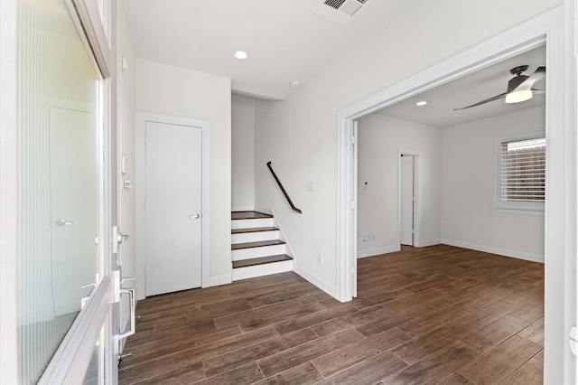 entryway featuring a ceiling fan, baseboards, recessed lighting, visible vents, and dark wood-style floors