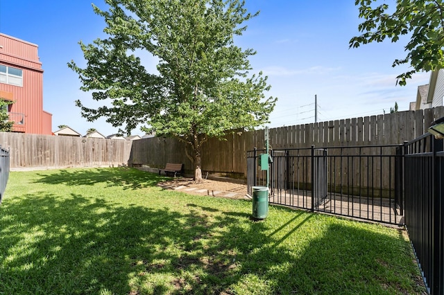 312 Eado Park Cir, Houston, TX 77020 - view of yard