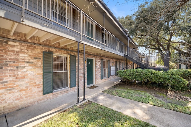 8931 Gaylord St Unit 161, Houston, TX 77024 - entrance to property with brick siding