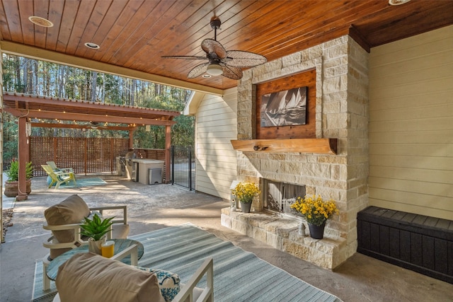 10308 Paradise Vly, Conroe, TX 77304 - photo 5