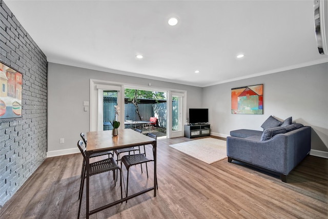 818 Wax Myrtle Ln, Houston, TX 77079 - living room featuring baseboards, crown molding, wood finished floors, and recessed lighting