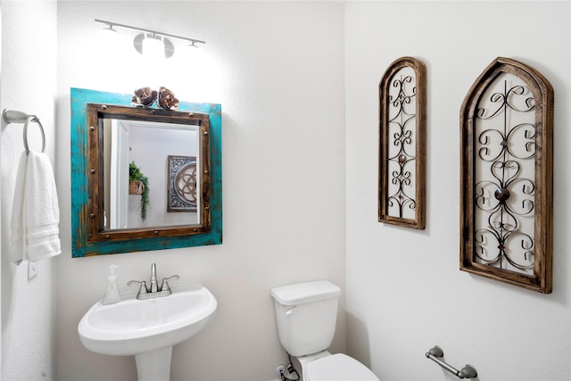 1818 Regent Mill Dr, Missouri City, TX 77459 - bathroom with toilet and a sink