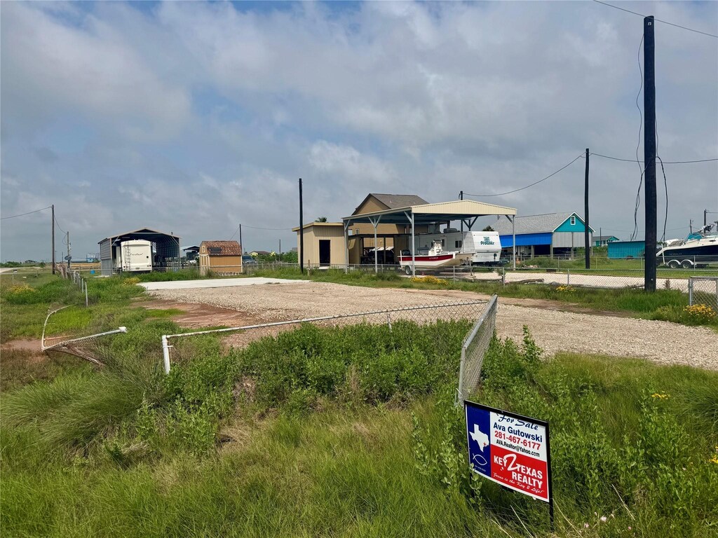 6226 White Cap St, Sargent, TX 77414