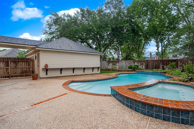 1842 Lake Winds, Missouri City, TX 77459 - view of pool with a fenced backyard, a patio, a fenced in pool, and an in ground hot tub