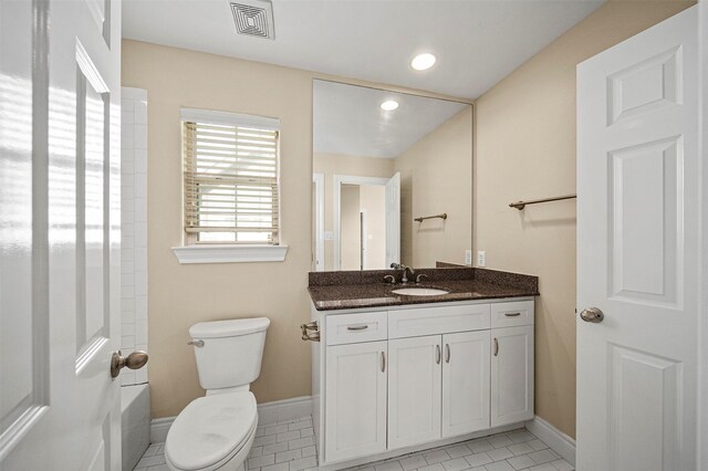 3444 Cline St, Houston, TX 77020 - bathroom with toilet, baseboards, visible vents, recessed lighting, and vanity