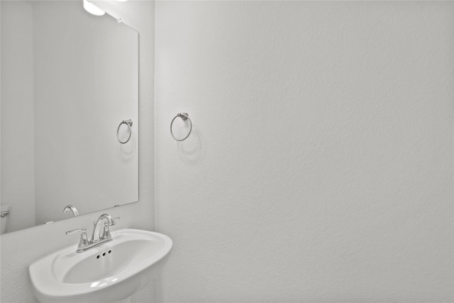 3220 Bello Green Ln, Katy, TX 77493 - bathroom with a sink