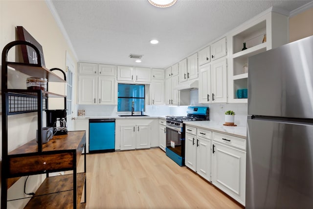 kitchen with stainless steel appliances, under cabinet range hood, a sink, open shelves, and ornamental molding