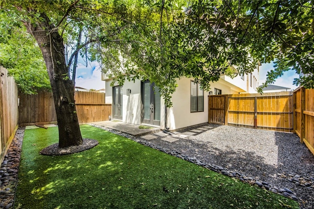 1509 Caywood Ln Unit C, Houston, TX 77055 - view of yard featuring a patio