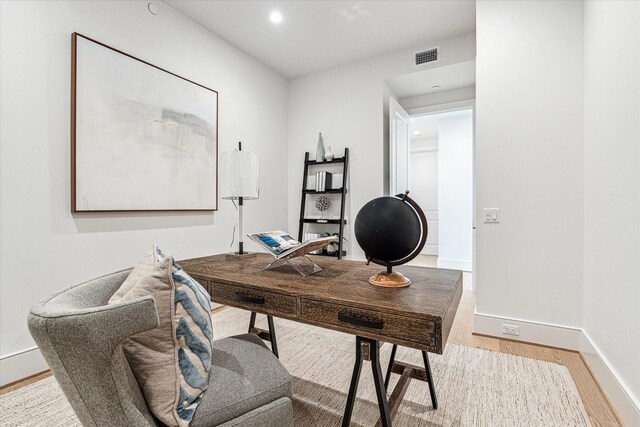 5656 San Felipe St Unit 603, Houston, TX 77056 - office area with baseboards, light wood-style flooring, visible vents, and recessed lighting