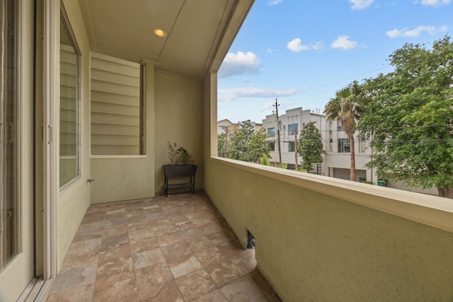 5212 Lillian St, Houston, TX 77007 - balcony featuring a residential view