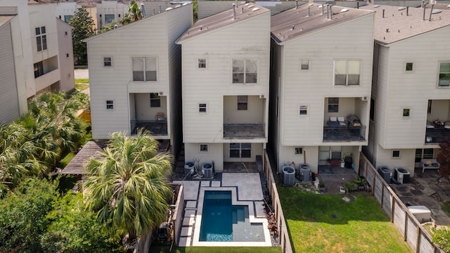 5212 Lillian St, Houston, TX 77007 - view of subject property with a pool area