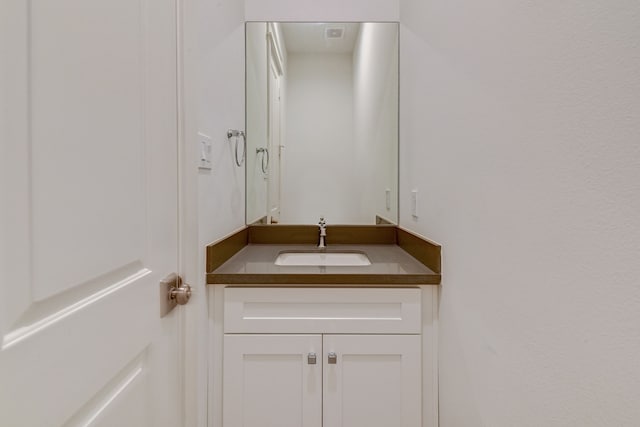 2718 Oakwood Crest Ln, Houston, TX 77018 - bathroom with vanity