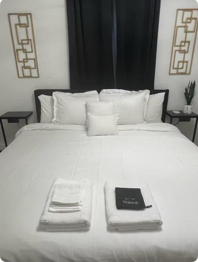 2205 Rosewood St, Houston, TX 77004 - view of bedroom