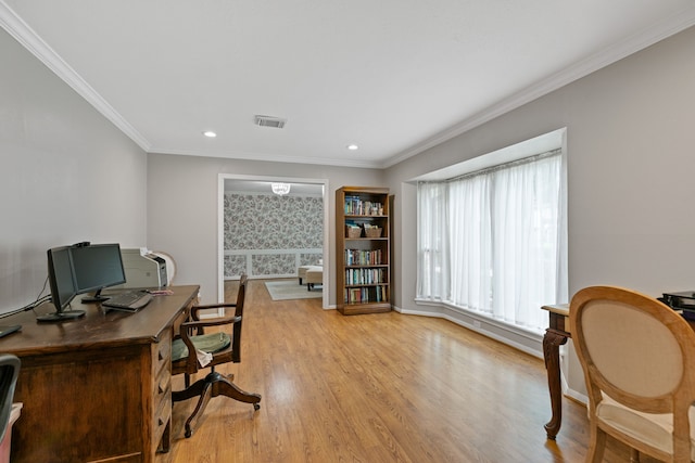 office area featuring recessed lighting, light wood-style flooring, crown molding, and baseboards
