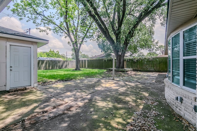 view of patio featuring a fenced backyard