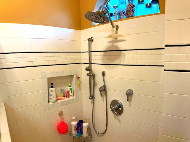 504 Gay Hill St, Brenham, TX 77833 - full bathroom featuring a tile shower