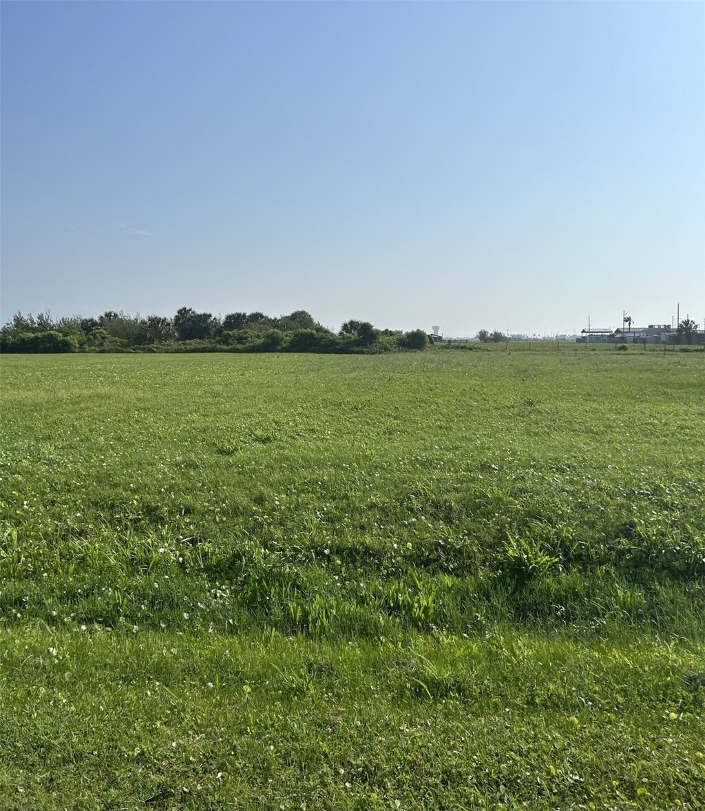 18051 Shaman Dr, Galveston, TX 77554 - photo 2