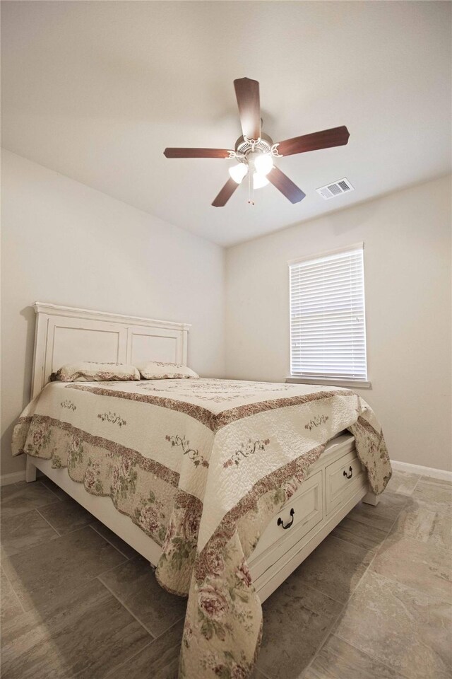 2757 Maxway Ct, League City, TX 77573 - bedroom featuring visible vents, ceiling fan, and baseboards
