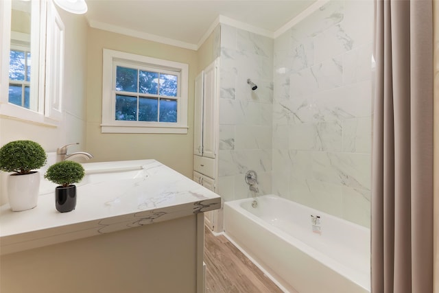 208 W Jefferson St, Trinity, TX 75862 - bathroom featuring crown molding, wood finished floors, shower / tub combination, plenty of natural light, and vanity