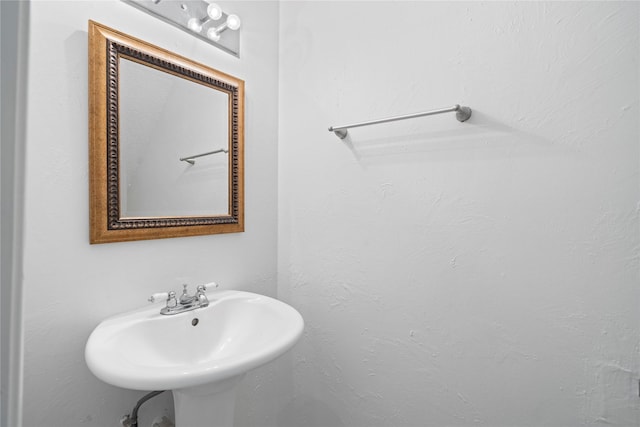 13742 Hollowgreen Dr Unit 604, Houston, TX 77082 - bathroom featuring a sink