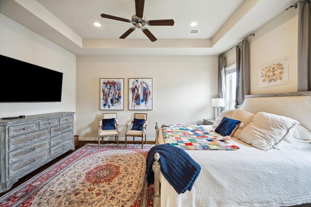 bedroom with recessed lighting, visible vents, a ceiling fan, and baseboards